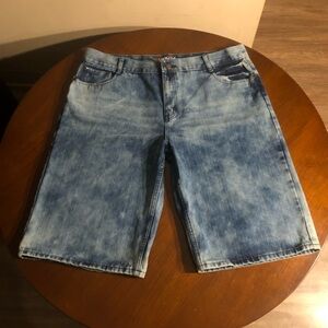 American Vintage Denim Shorts - Medium Wash Size 42